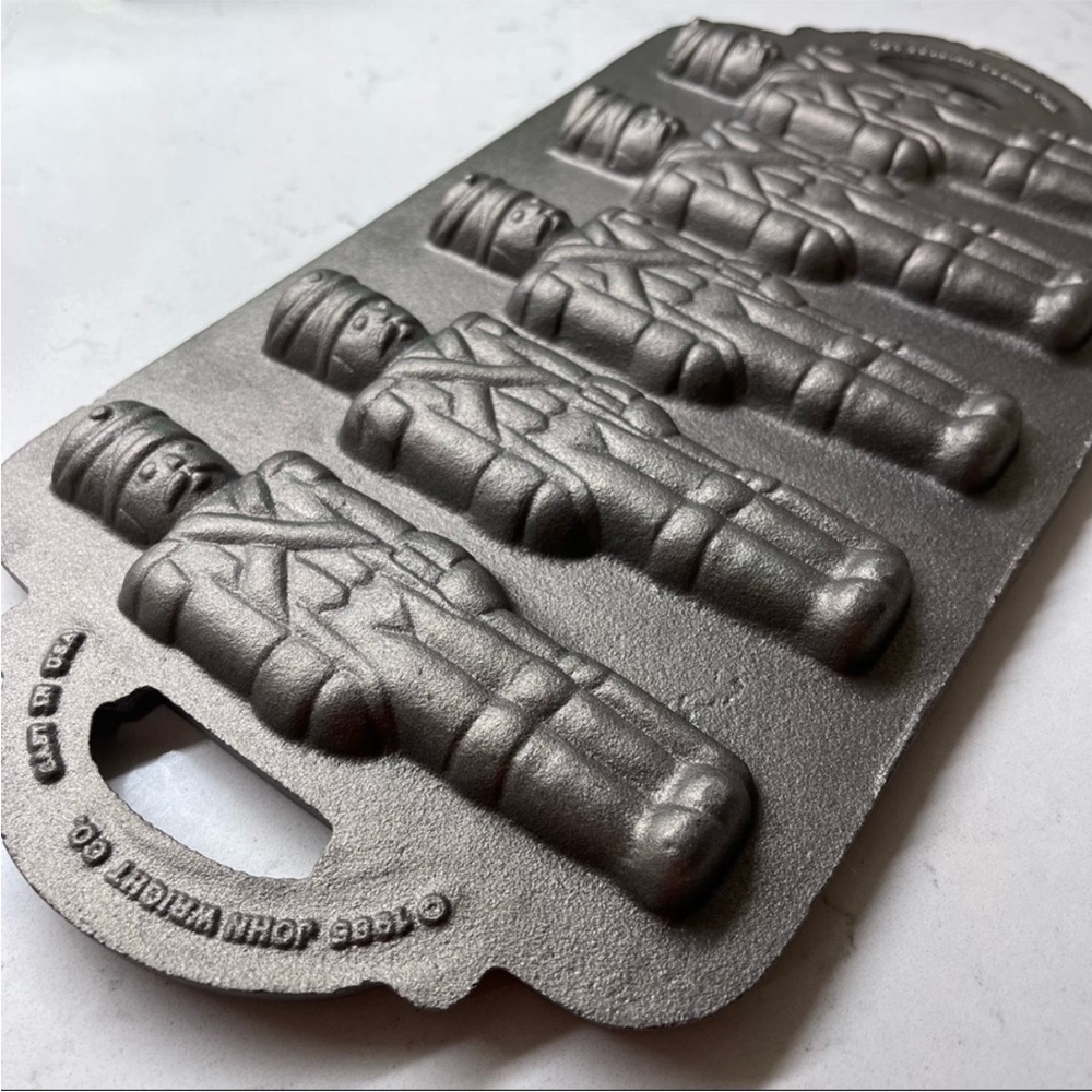 Vintage 1980’s John Wright Toy Soldier Cast Iron Cookie Baking Pan New In Box